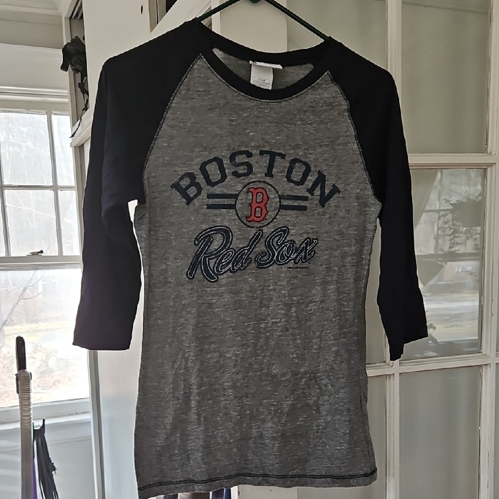 Genuine Merchandise Boston Red Sox Gray and Black Tee